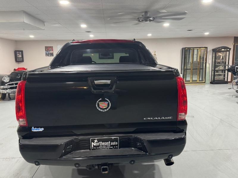 used 2013 Cadillac Escalade EXT car, priced at $22,000