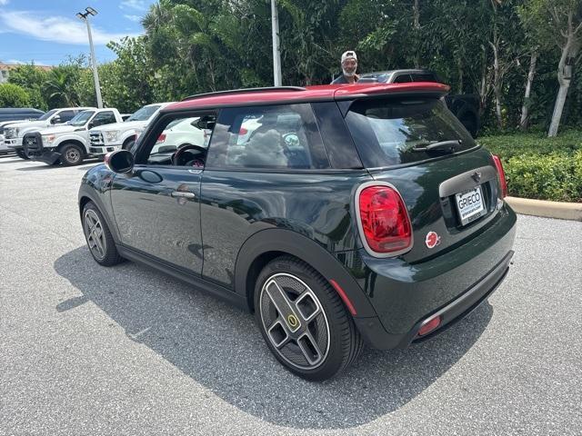 used 2023 MINI SE Hardtop car, priced at $24,900