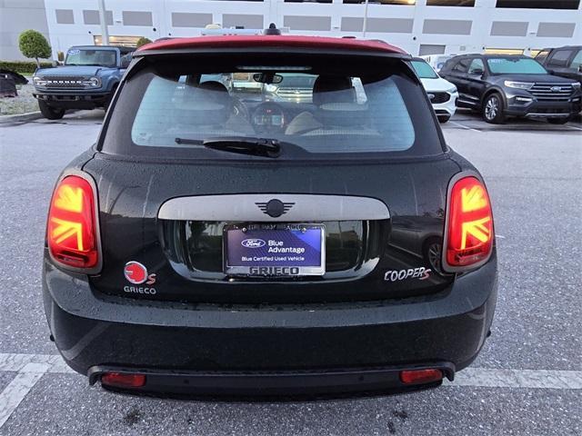 used 2023 MINI SE Hardtop car, priced at $19,900