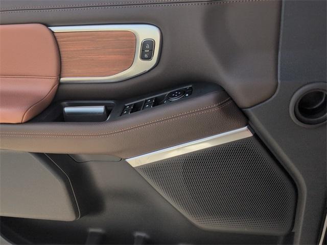 new 2025 Ford Expedition car, priced at $82,997