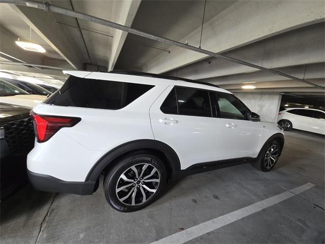 new 2025 Ford Explorer car, priced at $48,600