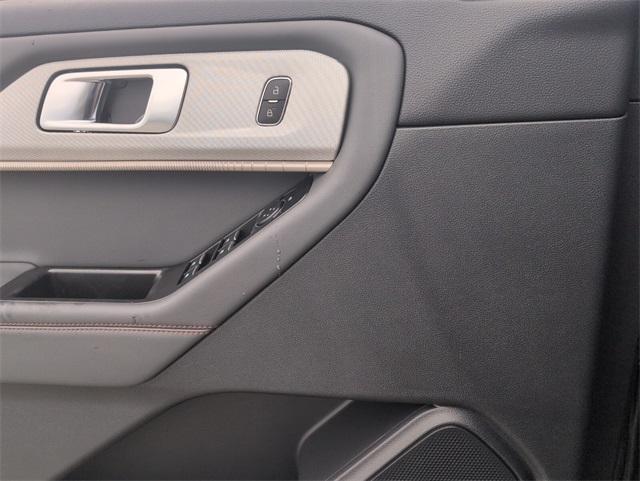 new 2025 Ford Explorer car, priced at $40,512