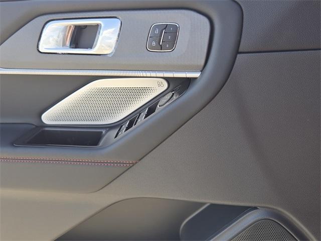 new 2025 Ford Explorer car, priced at $56,701