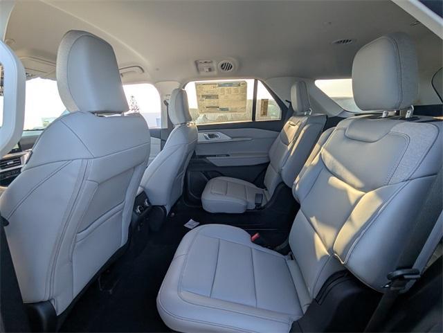 new 2025 Ford Explorer car, priced at $40,967