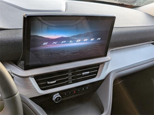 new 2025 Ford Explorer car, priced at $40,512