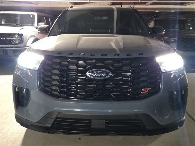 new 2025 Ford Explorer car, priced at $55,100