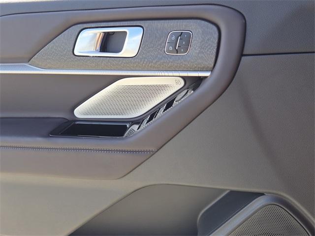 new 2025 Ford Explorer car, priced at $55,333