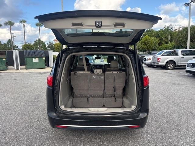 used 2018 Chrysler Pacifica car, priced at $10,500