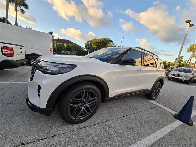 new 2025 Ford Explorer car, priced at $58,595