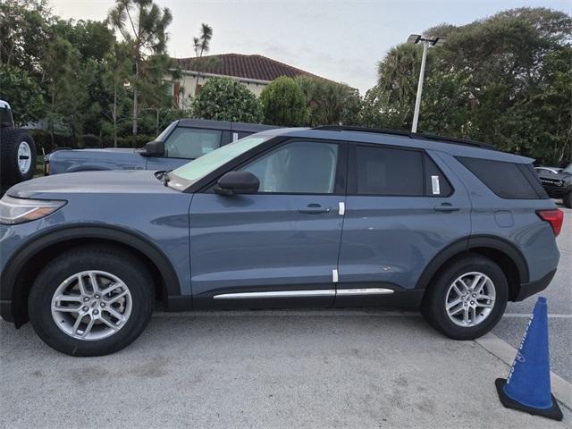 new 2025 Ford Explorer car, priced at $40,445