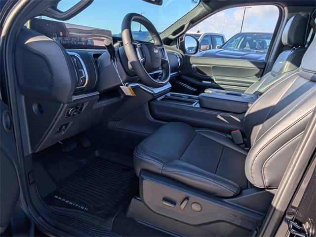 new 2025 Ford Expedition car, priced at $81,192