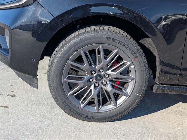 new 2025 Ford Expedition car, priced at $81,192