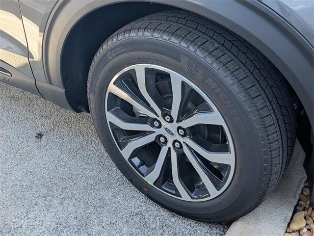 new 2025 Ford Explorer car, priced at $44,114