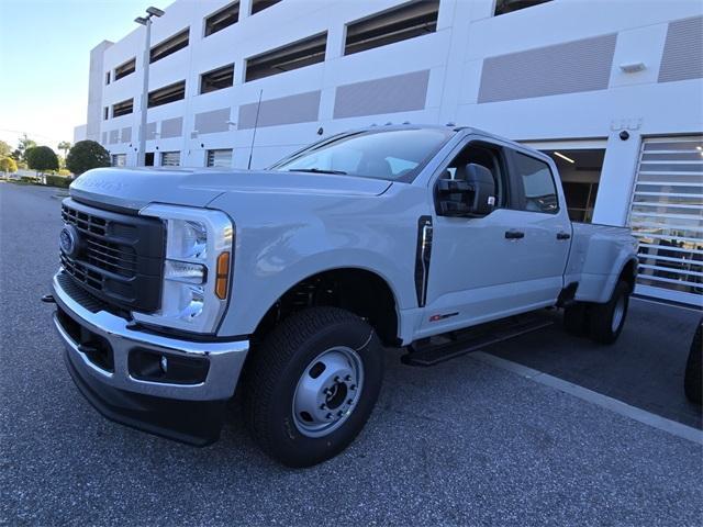 new 2025 Ford F-350 car