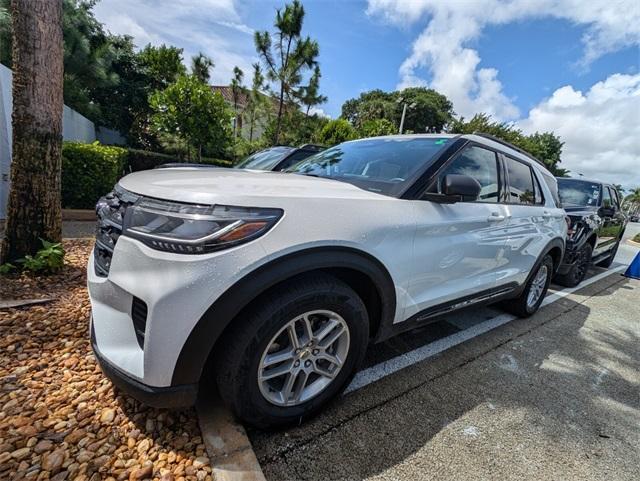 new 2025 Ford Explorer car, priced at $41,015