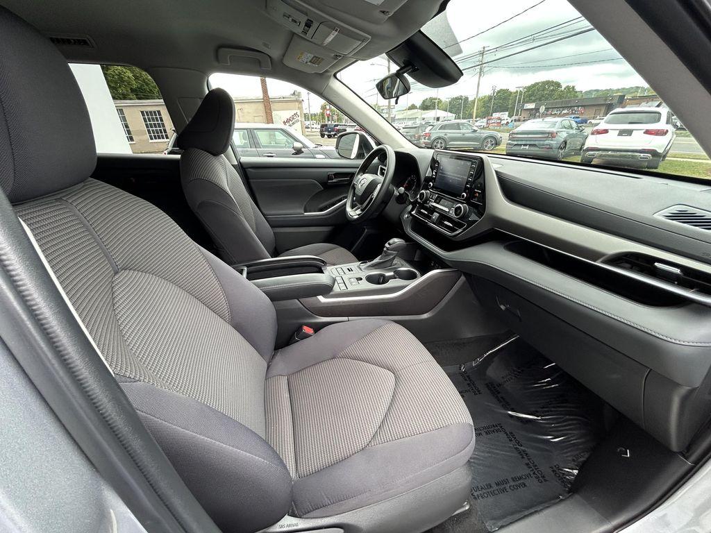used 2022 Toyota Highlander car, priced at $24,900
