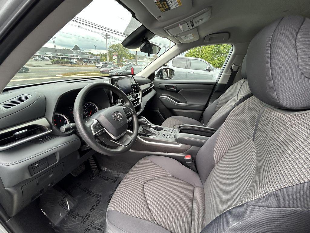 used 2022 Toyota Highlander car, priced at $24,900