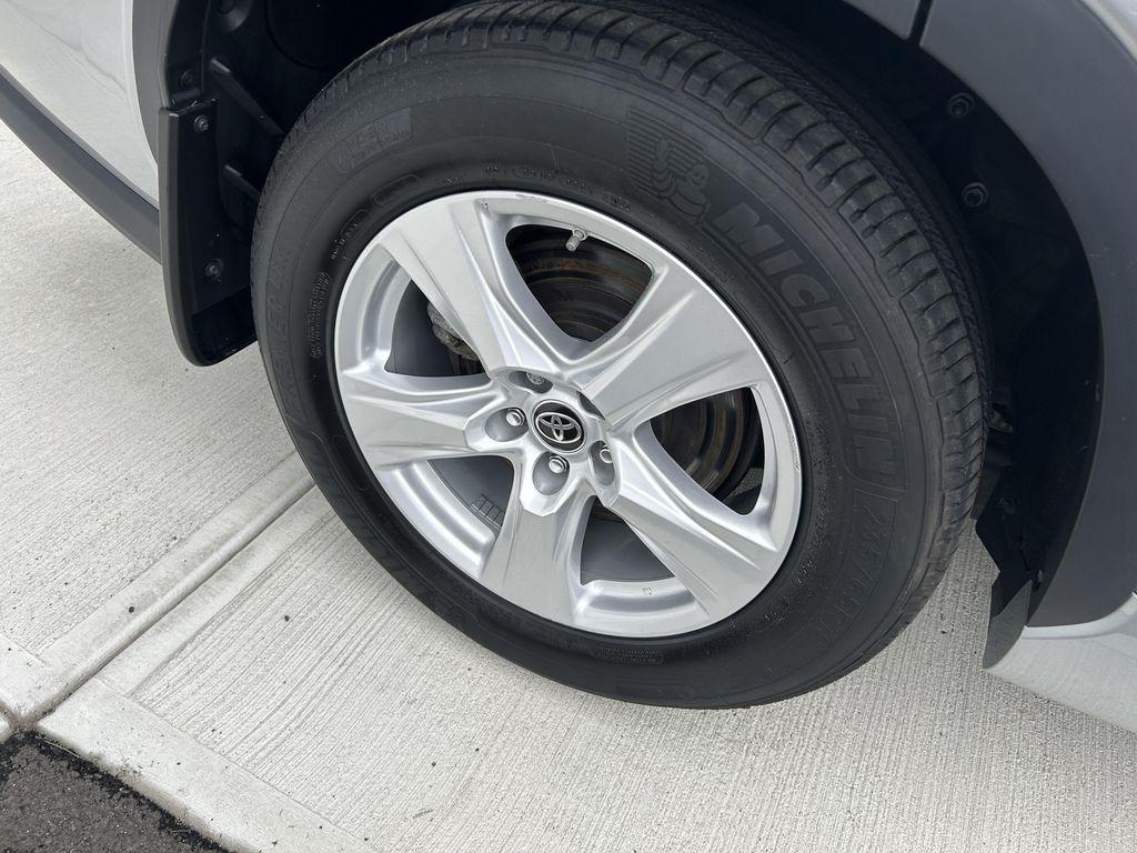used 2022 Toyota Highlander car, priced at $24,900