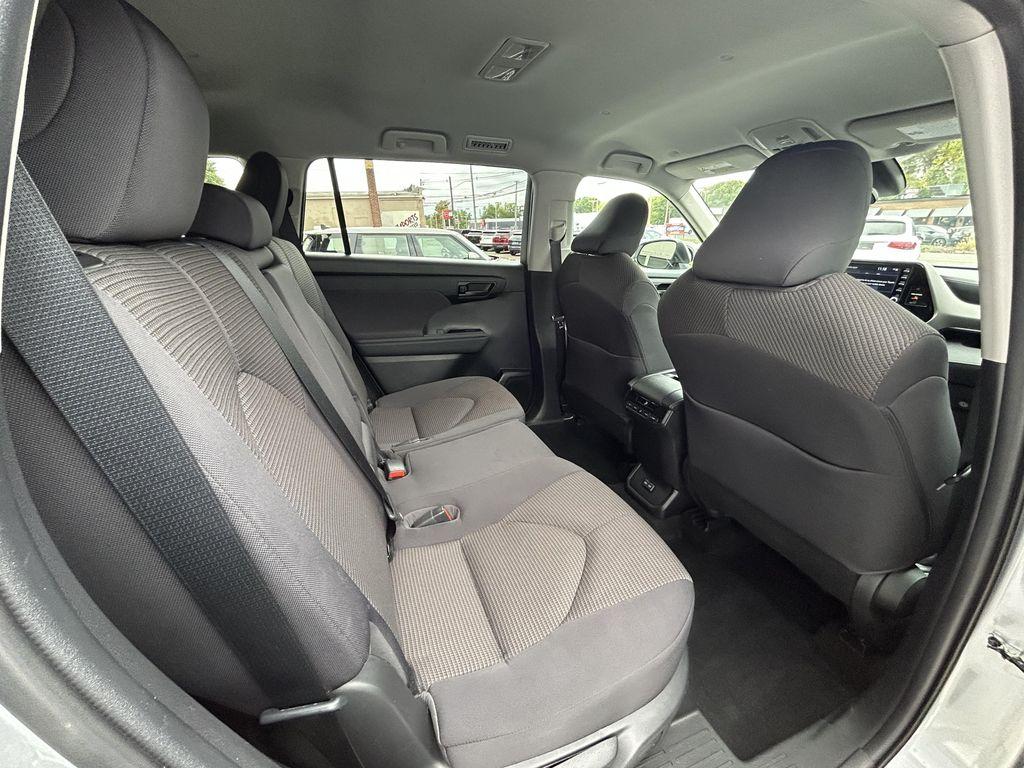 used 2022 Toyota Highlander car, priced at $24,900