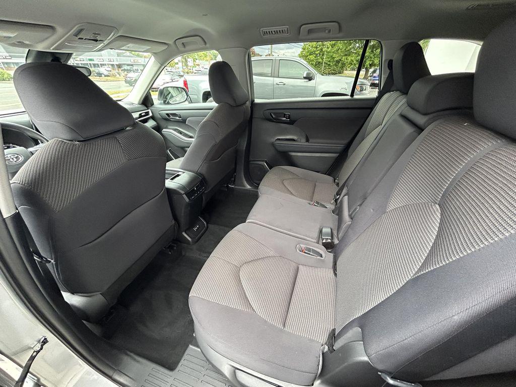used 2022 Toyota Highlander car, priced at $24,900