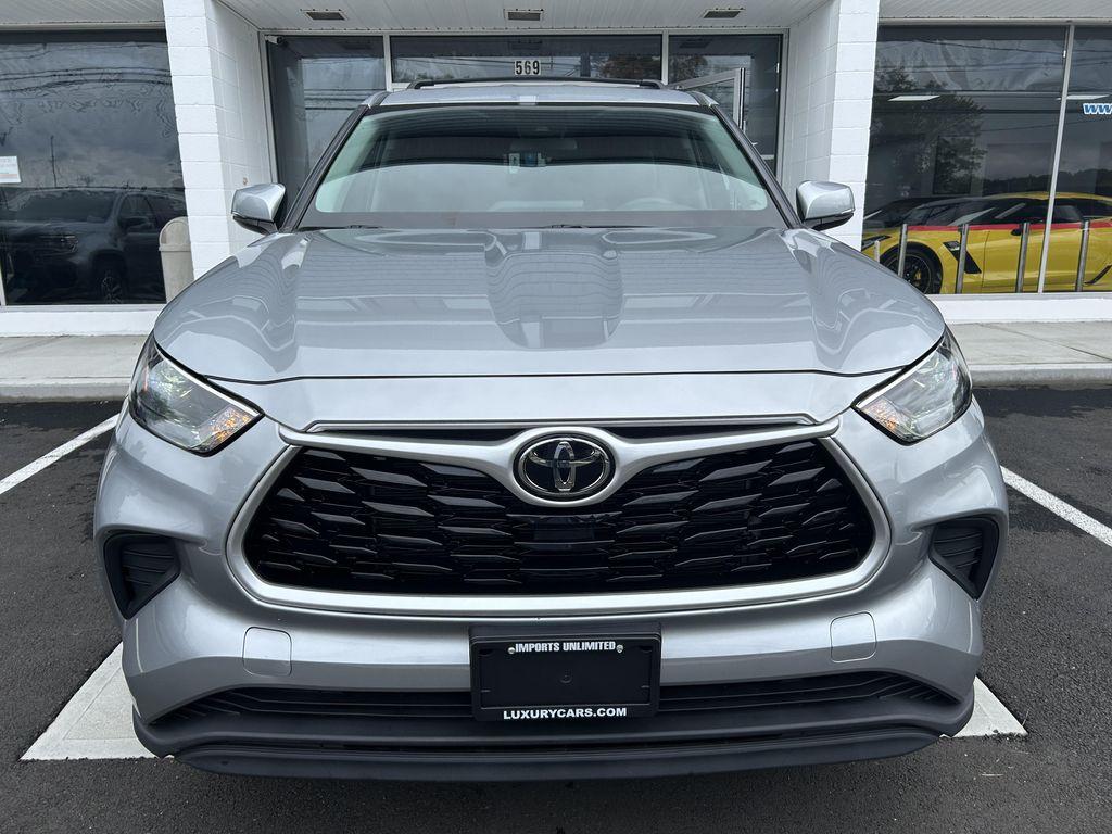 used 2022 Toyota Highlander car, priced at $24,900