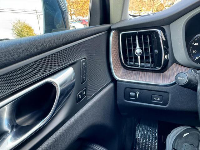 used 2021 Volvo XC60 car, priced at $25,900
