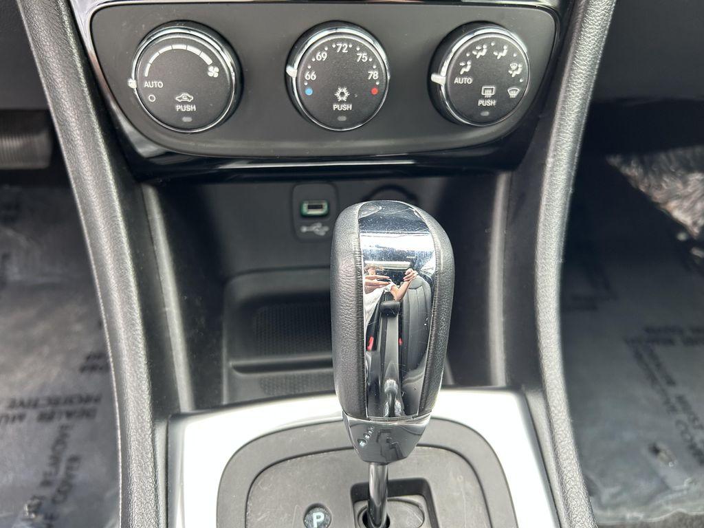 used 2012 Chrysler 200 car, priced at $5,900
