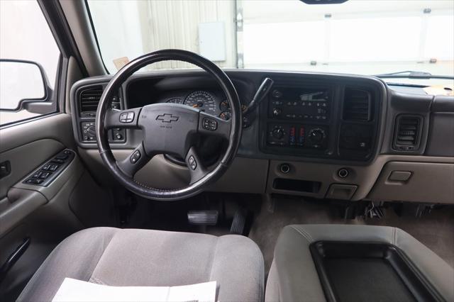 used 2005 Chevrolet Avalanche car, priced at $7,495