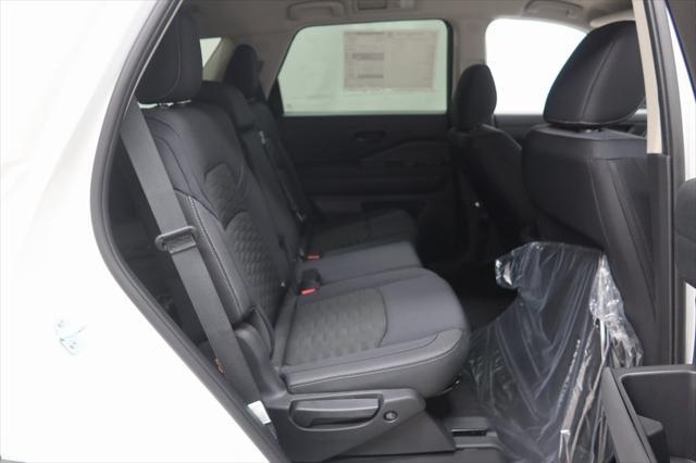 new 2025 Nissan Pathfinder car, priced at $40,450