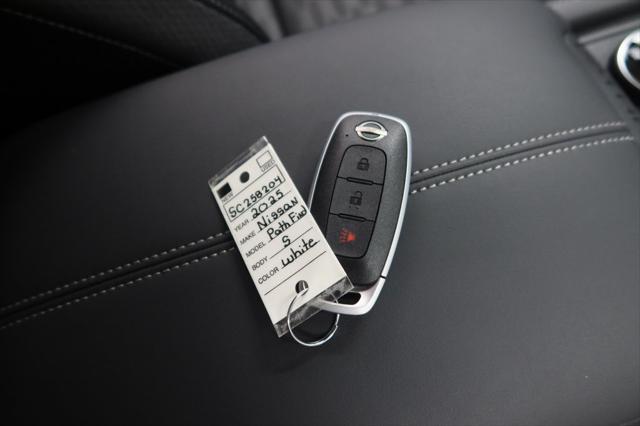 new 2025 Nissan Pathfinder car, priced at $40,450