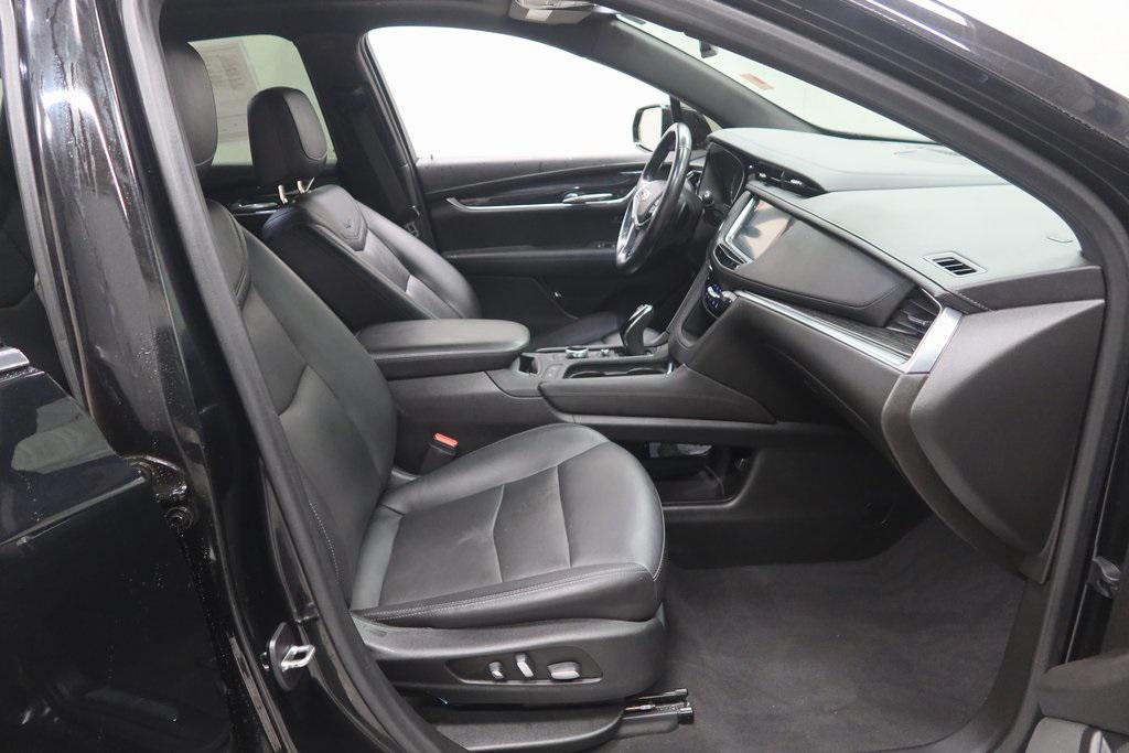 used 2020 Cadillac XT5 car, priced at $25,619