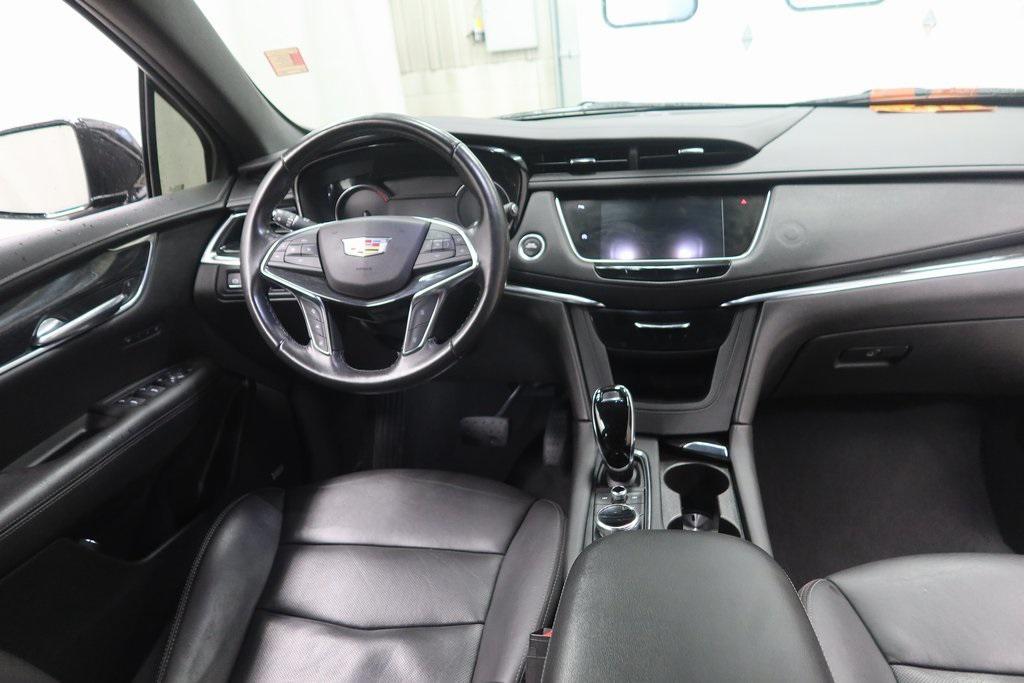 used 2020 Cadillac XT5 car, priced at $25,619