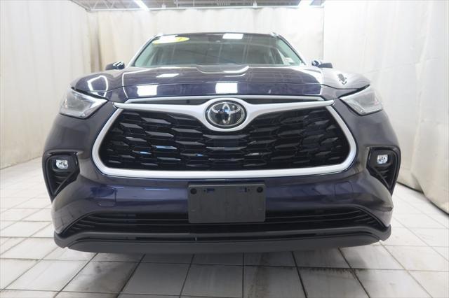 used 2021 Toyota Highlander car, priced at $36,254