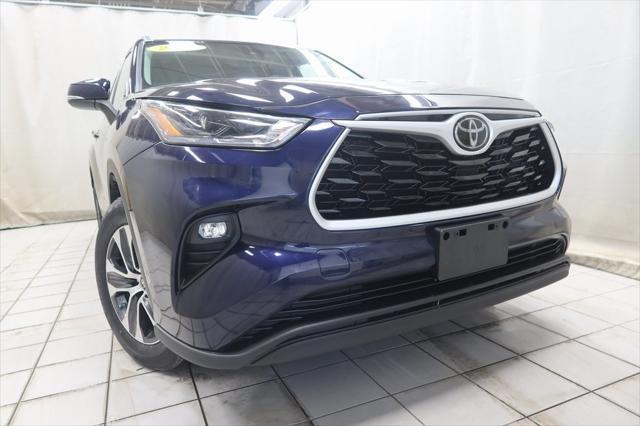 used 2021 Toyota Highlander car, priced at $36,254