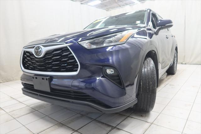 used 2021 Toyota Highlander car, priced at $36,254