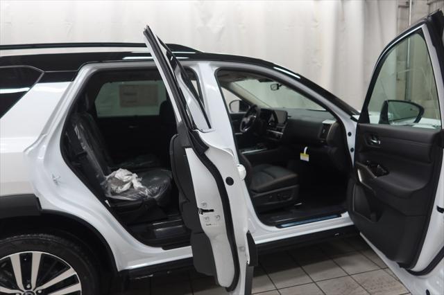 new 2025 Nissan Pathfinder car, priced at $53,580