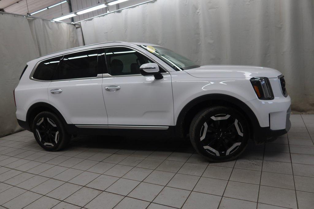 used 2023 Kia Telluride car, priced at $32,610