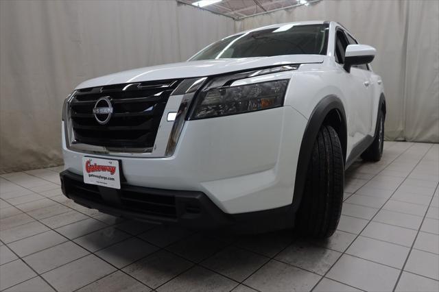 new 2025 Nissan Pathfinder car, priced at $45,230