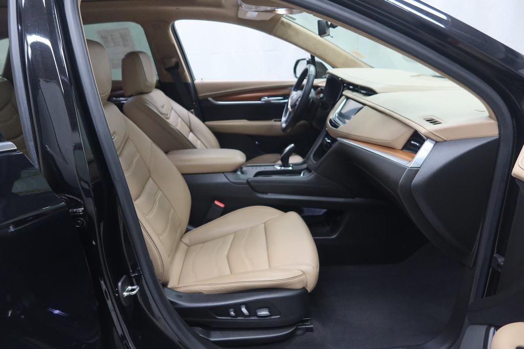 used 2019 Cadillac XT5 car, priced at $26,060
