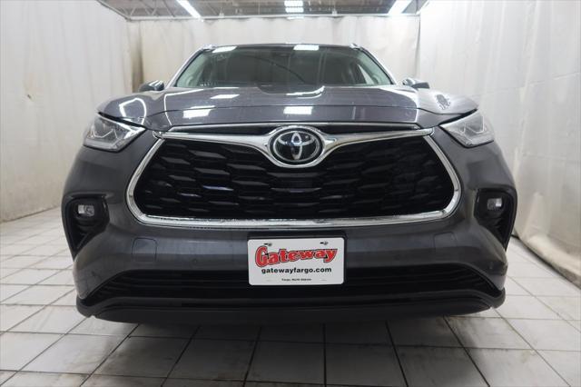 used 2020 Toyota Highlander car, priced at $30,730