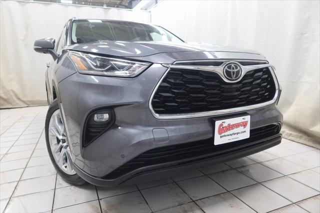 used 2020 Toyota Highlander car, priced at $30,730