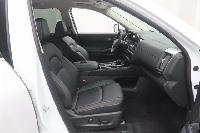new 2025 Nissan Pathfinder car, priced at $50,025