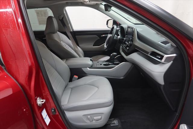 used 2021 Toyota Highlander Hybrid car, priced at $35,228