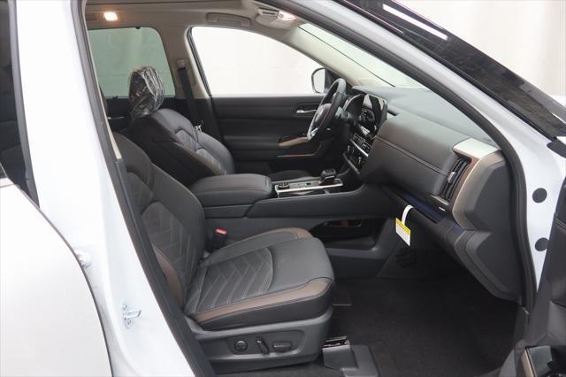 new 2025 Nissan Pathfinder car, priced at $55,035