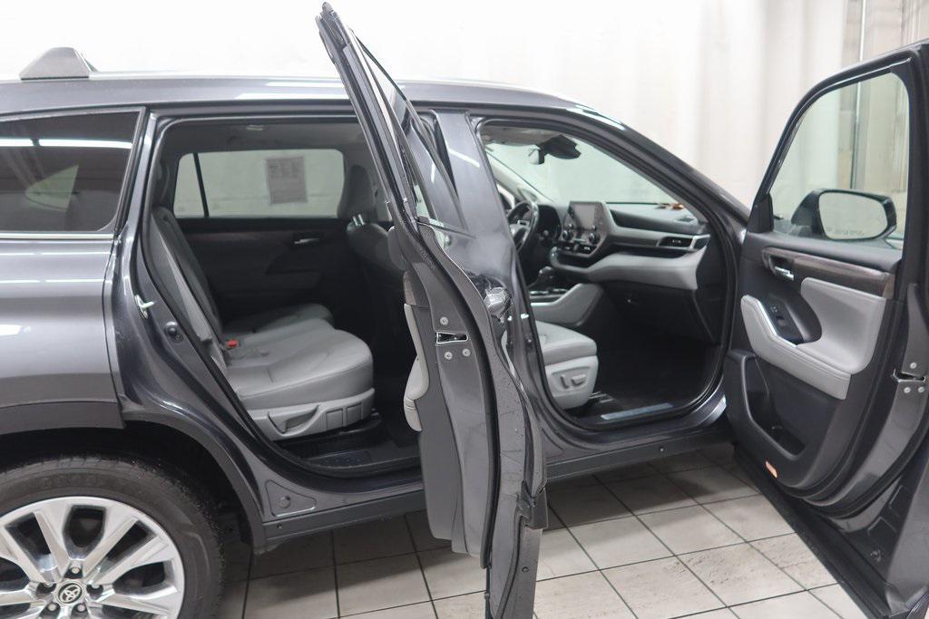 used 2021 Toyota Highlander Hybrid car, priced at $33,819