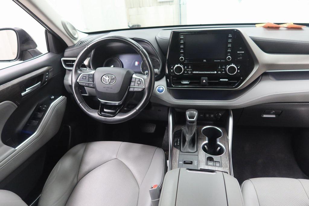 used 2021 Toyota Highlander Hybrid car, priced at $33,819