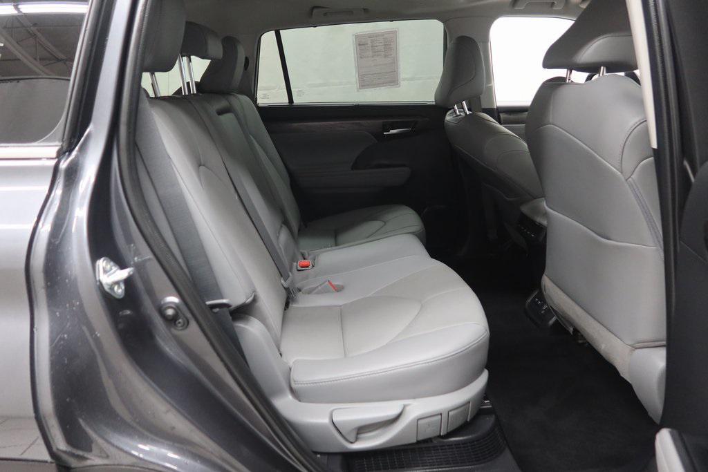 used 2021 Toyota Highlander Hybrid car, priced at $33,819