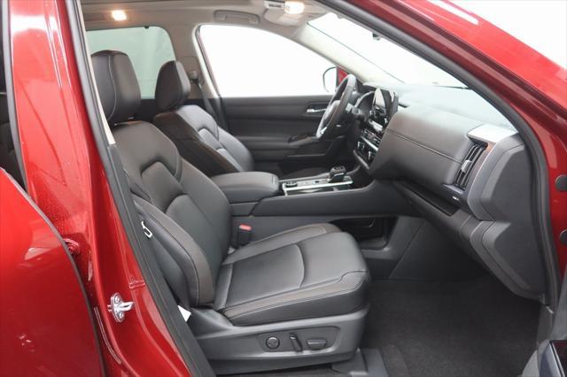 new 2025 Nissan Pathfinder car, priced at $48,920