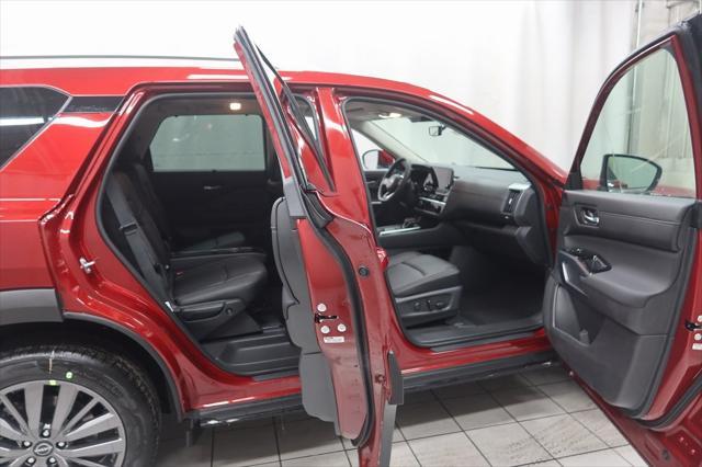 new 2025 Nissan Pathfinder car, priced at $48,920