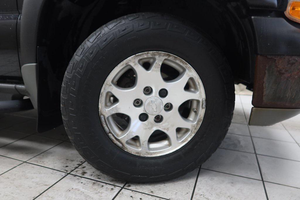 used 2006 Chevrolet Suburban car, priced at $5,992